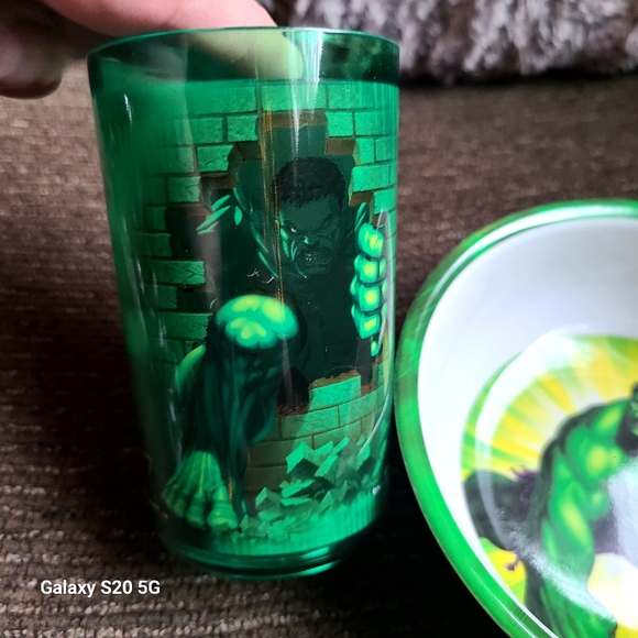 Incredible Hulk dinnerware sets - Picture 4 of 4